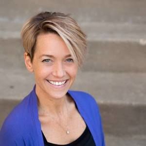 Meet your Posher, Adrienne